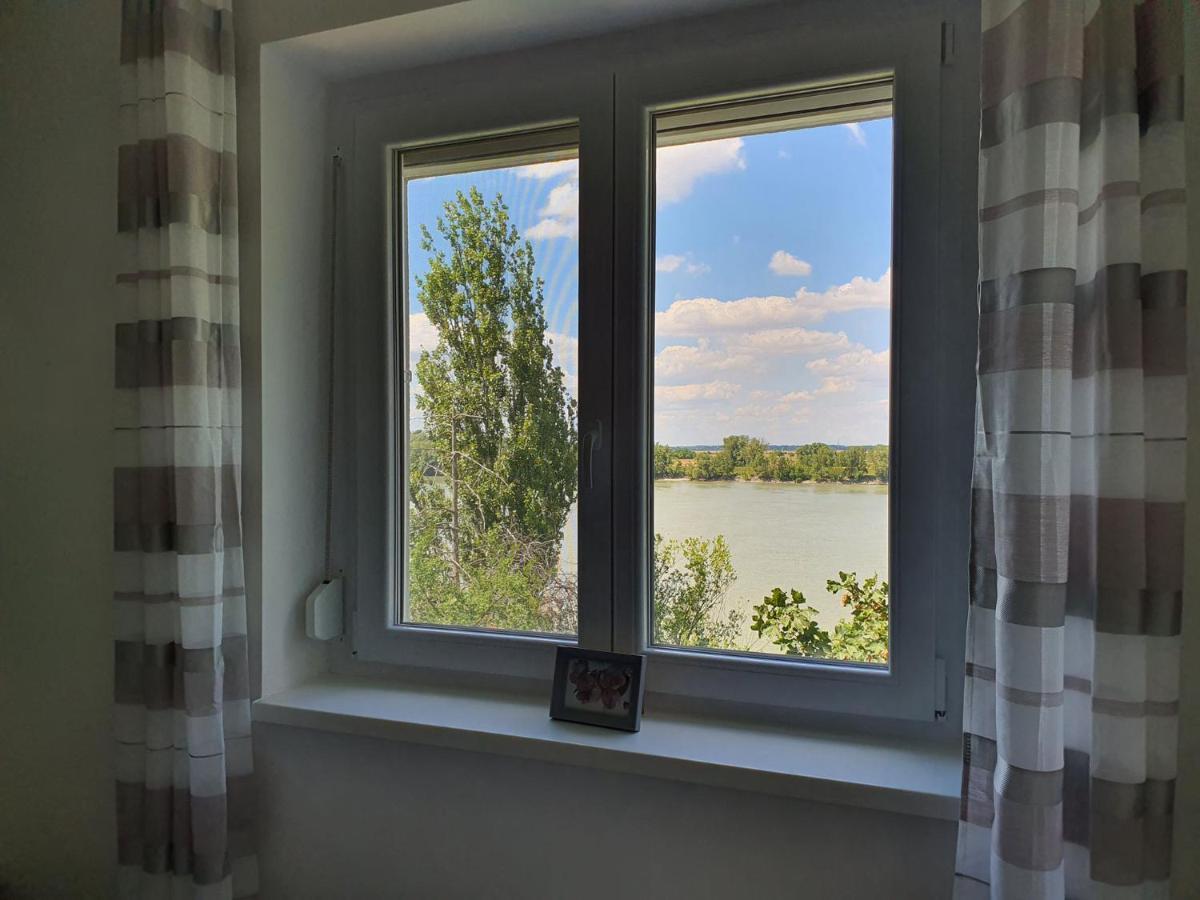 Monostor Panzio Bed and Breakfast Komárom Buitenkant foto